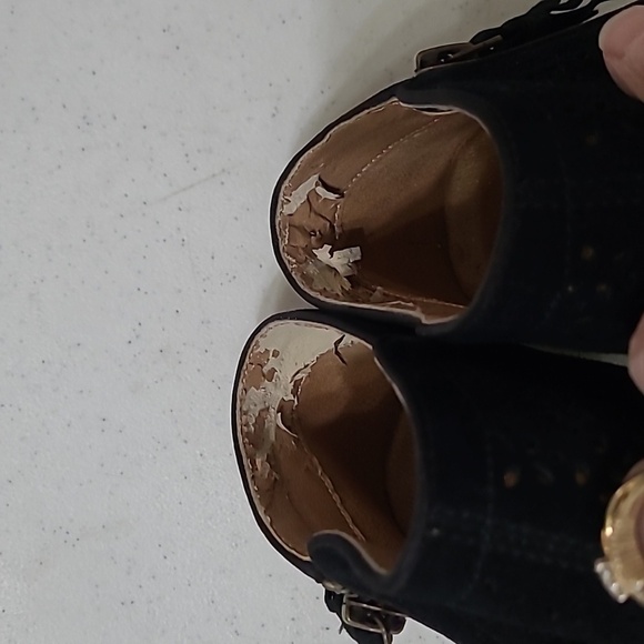 Vionic Black Suede Ankle Booties with Perforated Design size 8 - Picture 14 of 15